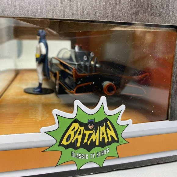 🆕️Jada Classic Batman & Batmobile Diecast NEW - Picture 2 of 11
